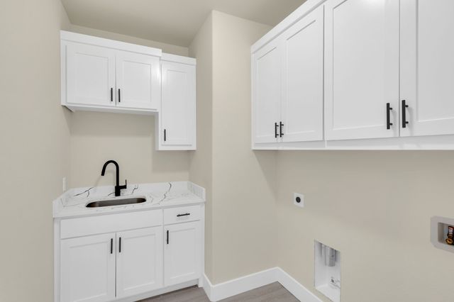 530 E Lamar Street, Palmer, TX 75152