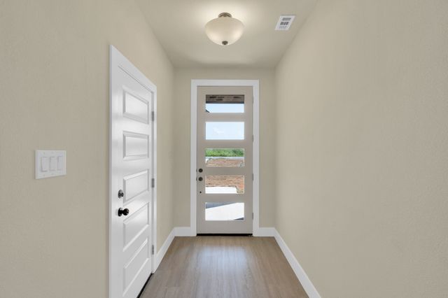 530 E Lamar Street, Palmer, TX 75152