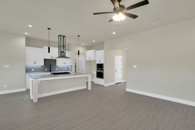 530 E Lamar Street, Palmer, TX 75152