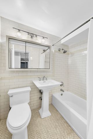 415 E 52nd St Apt 8MC, New York City, NY 10022