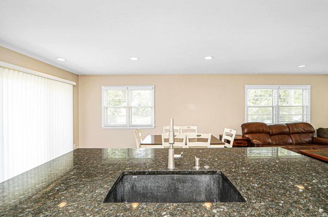 1925 Blue Hills Road, Manhattan, KS 66502