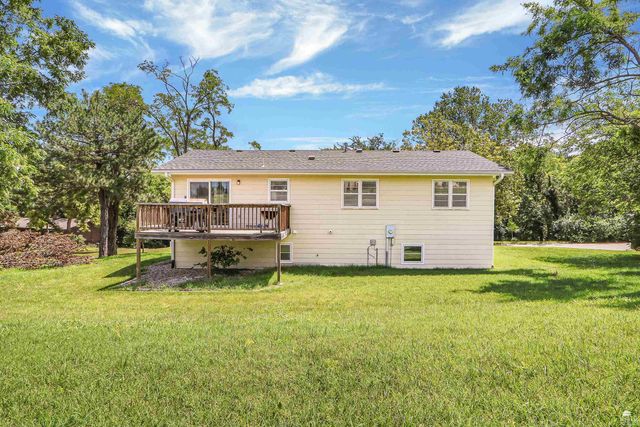 1925 Blue Hills Road, Manhattan, KS 66502