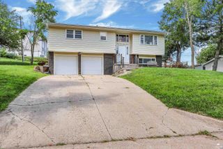 1925 Blue Hills Road, Manhattan, KS 66502