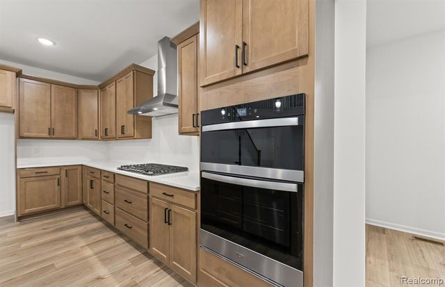 51261 Deerbrook Drive, Macomb, MI 48042