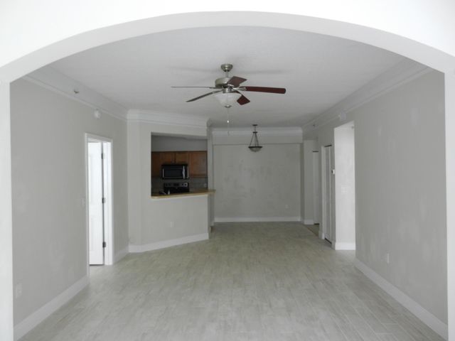 9849 Baywinds Drive 8101, West Palm Beach, FL 33411