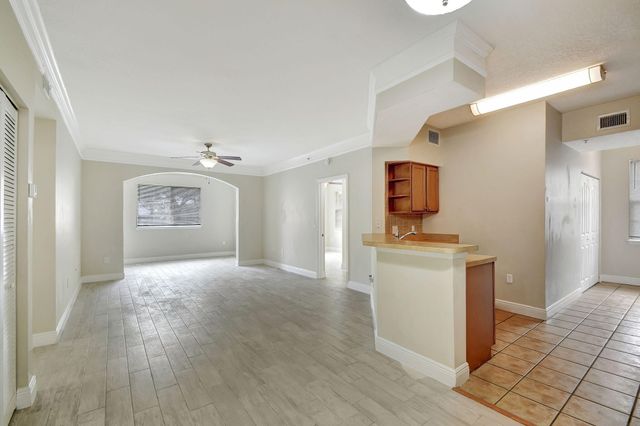 9849 Baywinds Drive 8101, West Palm Beach, FL 33411