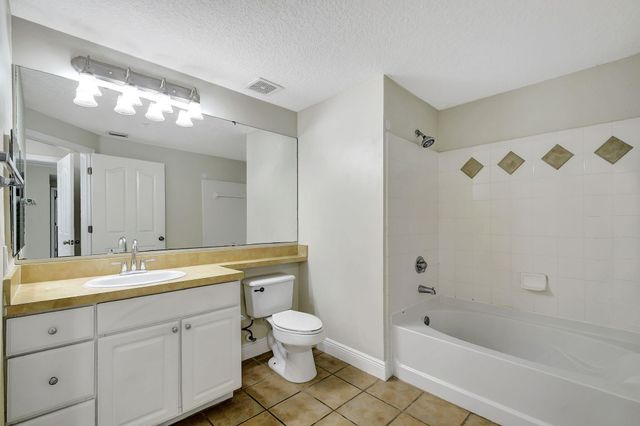9849 Baywinds Drive 8101, West Palm Beach, FL 33411