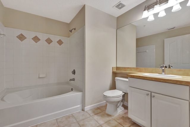 9849 Baywinds Drive 8101, West Palm Beach, FL 33411