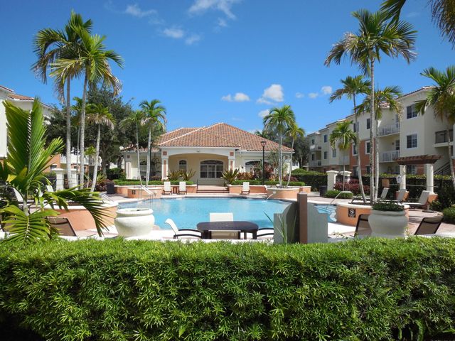 9849 Baywinds Drive 8101, West Palm Beach, FL 33411