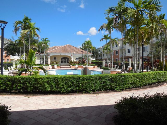 9849 Baywinds Drive 8101, West Palm Beach, FL 33411