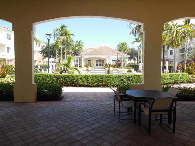 9849 Baywinds Drive 8101, West Palm Beach, FL 33411