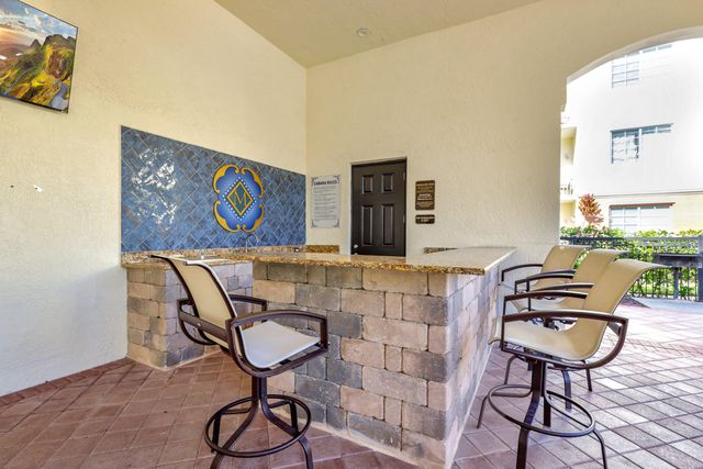 9849 Baywinds Drive 8101, West Palm Beach, FL 33411