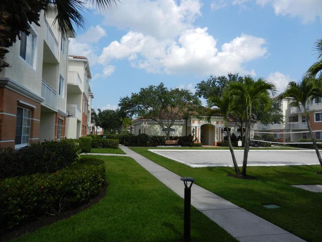 9849 Baywinds Drive 8101, West Palm Beach, FL 33411