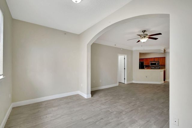 9849 Baywinds Drive 8101, West Palm Beach, FL 33411