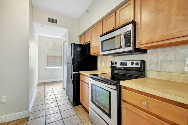 9849 Baywinds Drive 8101, West Palm Beach, FL 33411