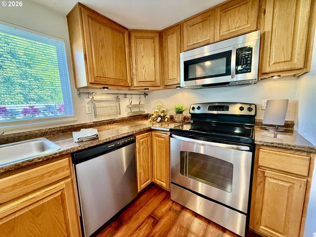 17960 Sw JOHNSON St C, Beaverton, OR 97003