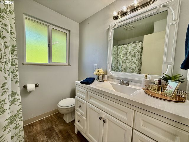 17960 Sw JOHNSON St C, Beaverton, OR 97003