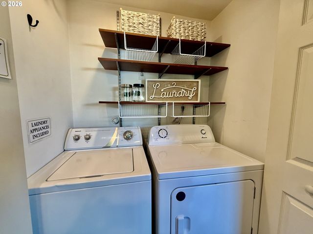 17960 Sw JOHNSON St C, Beaverton, OR 97003