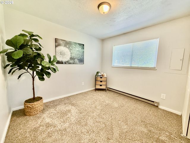 17960 Sw JOHNSON St C, Beaverton, OR 97003