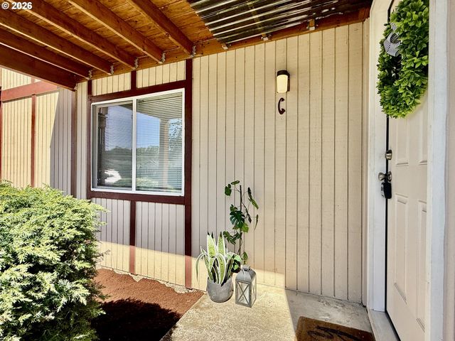 17960 Sw JOHNSON St C, Beaverton, OR 97003