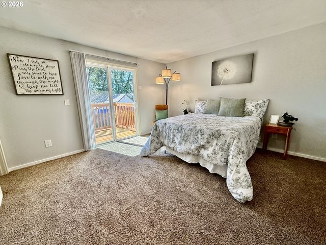 17960 Sw JOHNSON St C, Beaverton, OR 97003