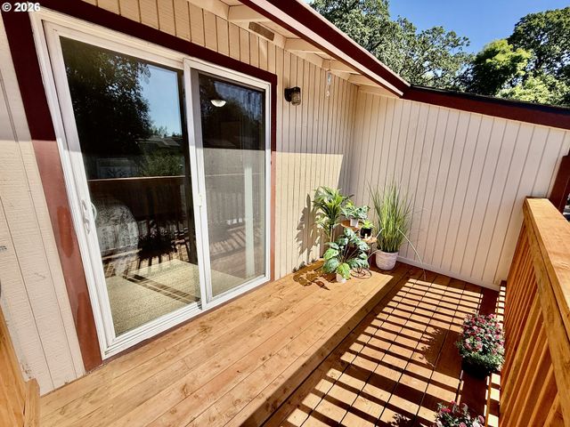 17960 Sw JOHNSON St C, Beaverton, OR 97003