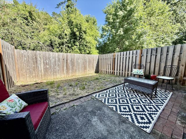 17960 Sw JOHNSON St C, Beaverton, OR 97003