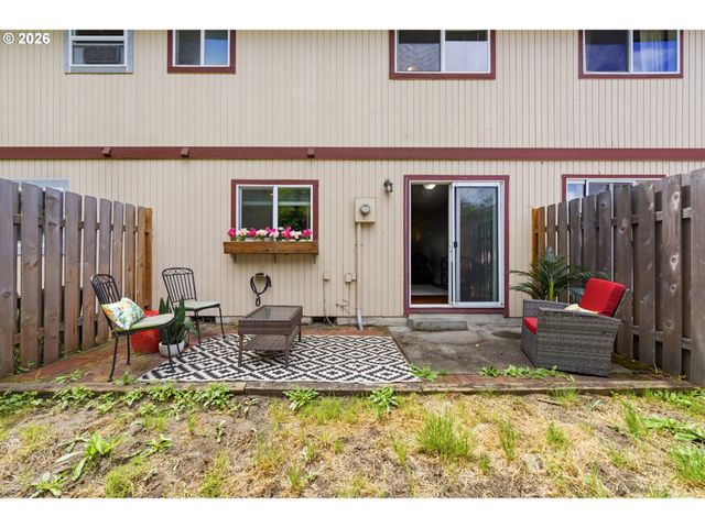 17960 Sw JOHNSON St C, Beaverton, OR 97003