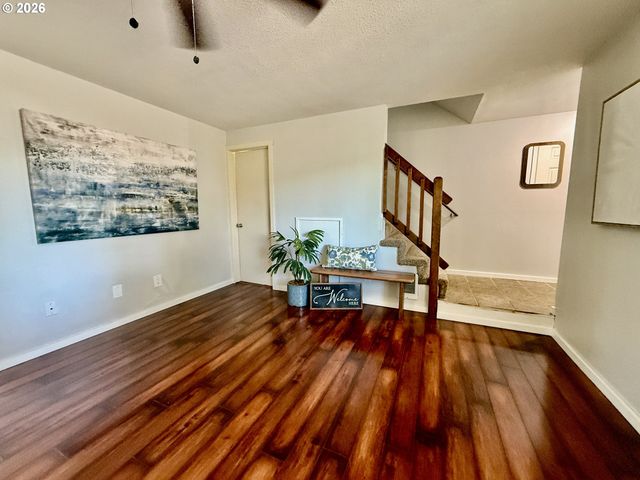 17960 Sw JOHNSON St C, Beaverton, OR 97003