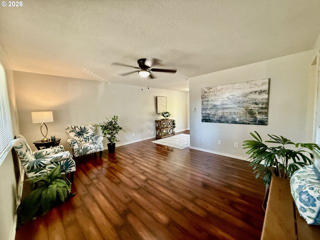 17960 Sw JOHNSON St C, Beaverton, OR 97003