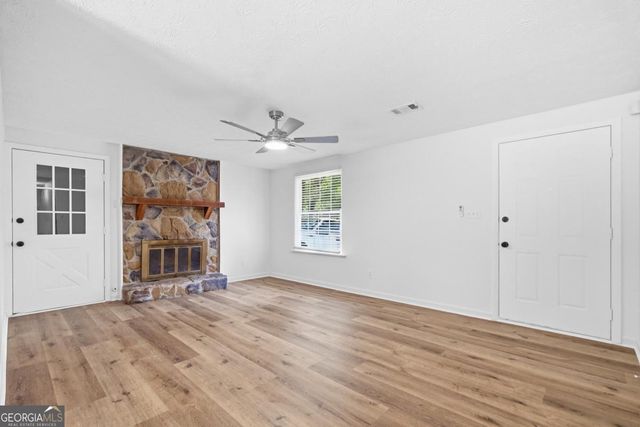 853 Courting Lane NW, Lilburn, GA 30047