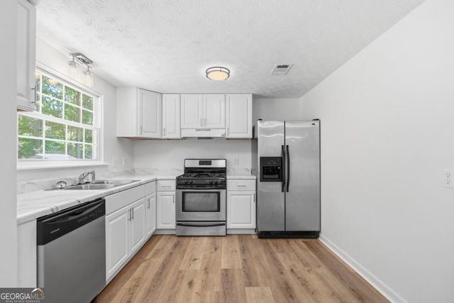 853 Courting Lane NW, Lilburn, GA 30047