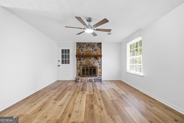 853 Courting Lane NW, Lilburn, GA 30047