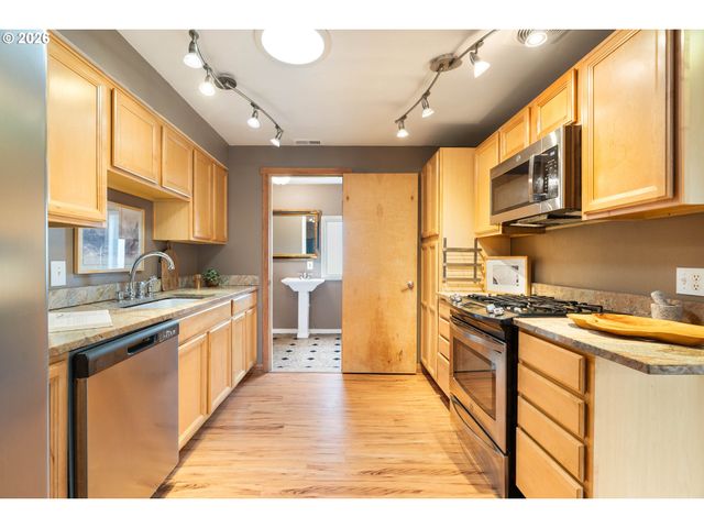 13532 Se FOSTER Pl, Portland, OR 97236