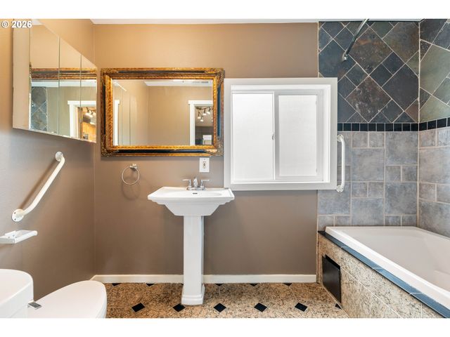 13532 Se FOSTER Pl, Portland, OR 97236