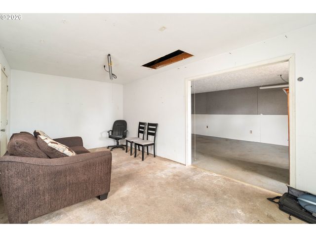 13532 Se FOSTER Pl, Portland, OR 97236