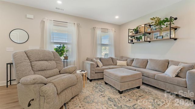 318 N avon Street, Gastonia, NC 28054