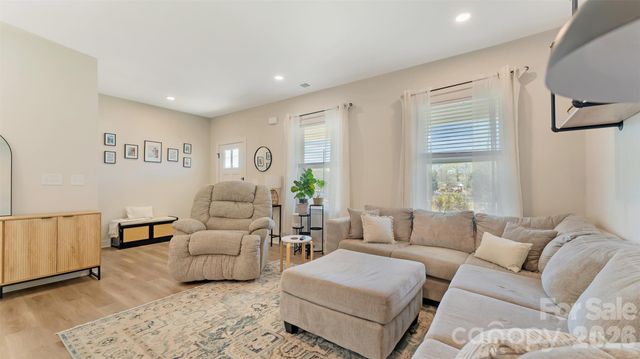 318 N avon Street, Gastonia, NC 28054