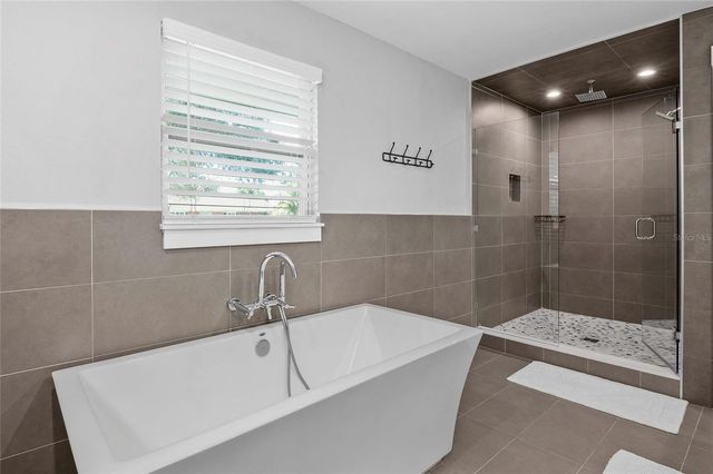 128 VARIETY TREE CIRCLE, Altamonte Springs, FL 32714