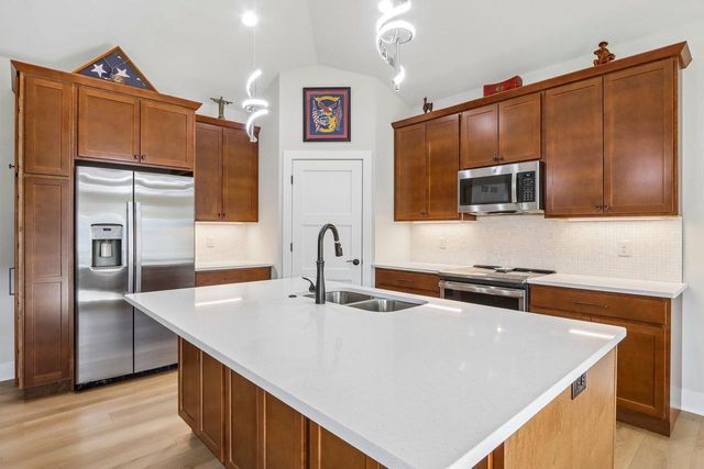 1115 Prairie View Drive, Waunakee, WI 53597