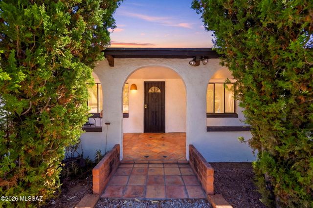 2720 N Columbus Boulevard, Tucson, AZ 85712