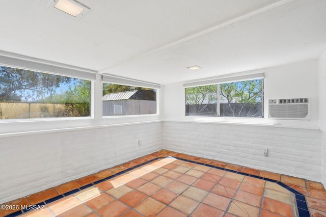 2720 N Columbus Boulevard, Tucson, AZ 85712