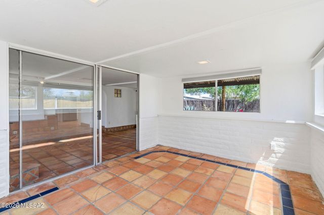 2720 N Columbus Boulevard, Tucson, AZ 85712