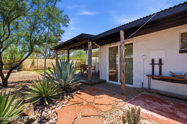 2720 N Columbus Boulevard, Tucson, AZ 85712