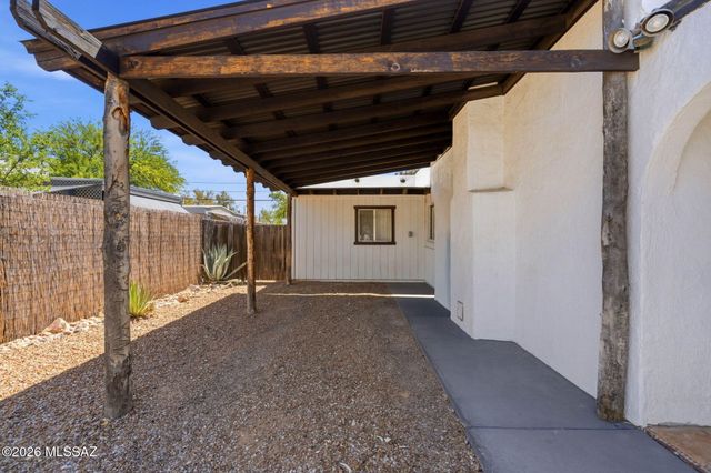 2720 N Columbus Boulevard, Tucson, AZ 85712