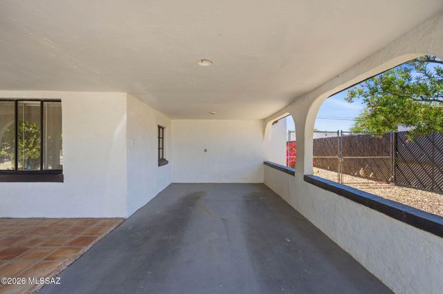 2720 N Columbus Boulevard, Tucson, AZ 85712