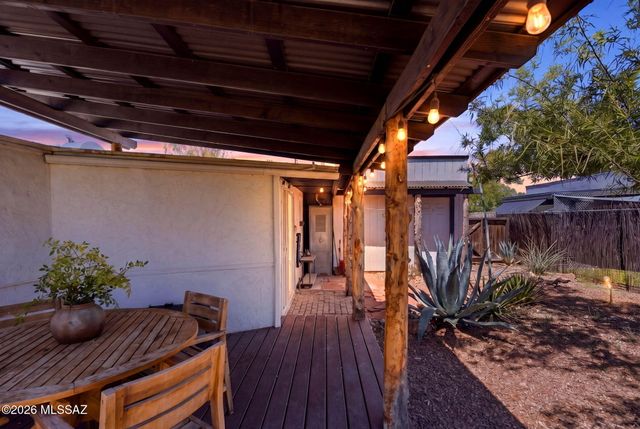 2720 N Columbus Boulevard, Tucson, AZ 85712