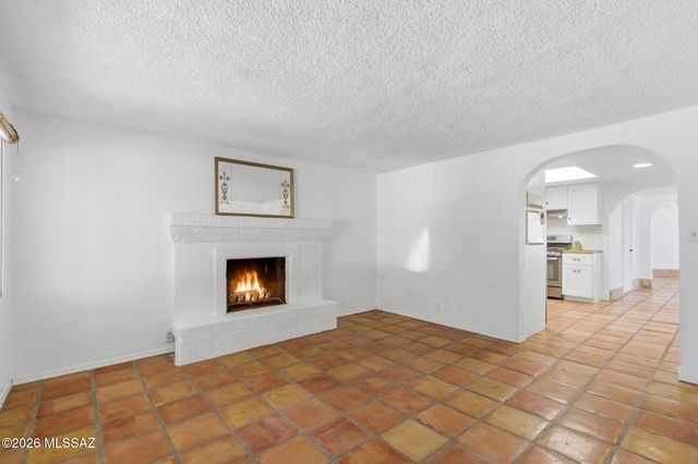 2720 N Columbus Boulevard, Tucson, AZ 85712