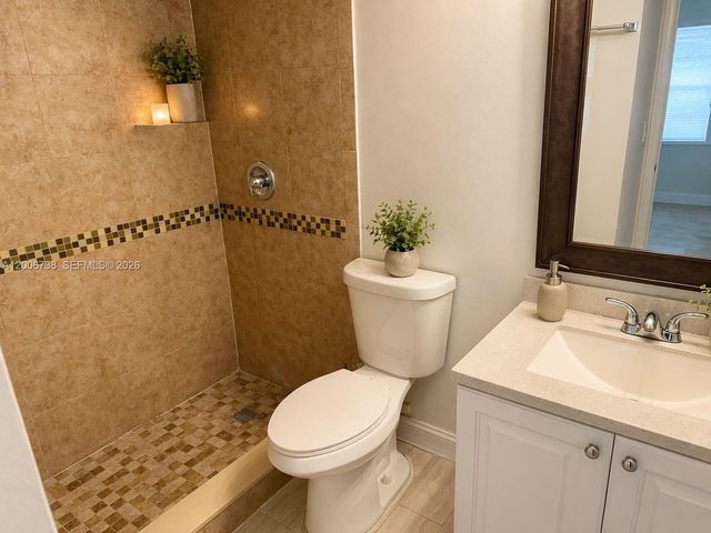 9956 Twin Lakes Dr 34-D, Coral Springs, FL 33071