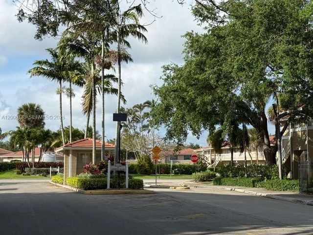 9956 Twin Lakes Dr 34-D, Coral Springs, FL 33071